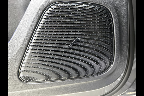 Mercedes-Benz A-Klasse 250 e Business Solution AMG | AMG Line Plus pakket | Trekhaak | 360° camera | Smartphone-integratie | Panoramaschuifdak | MULTIBEAM LED | Head-up display | 19 inch AMG velgen | Augmented Reality navigatie |