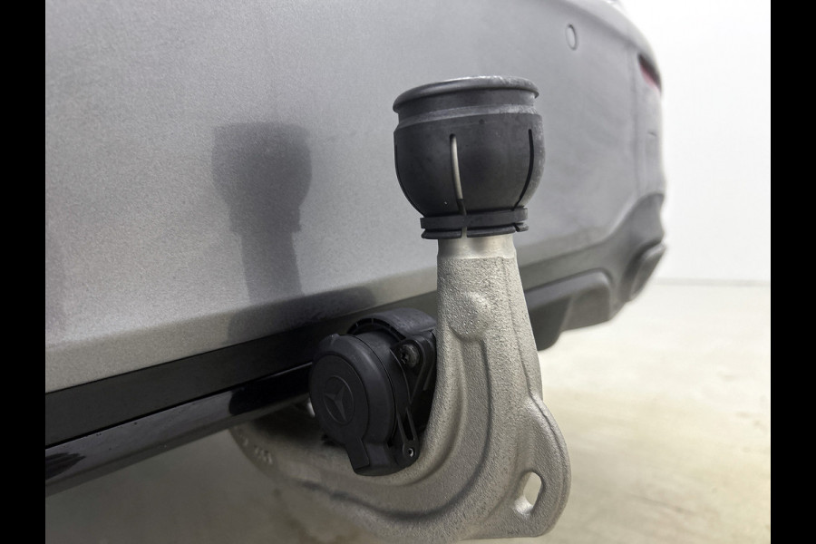 Mercedes-Benz A-Klasse 250 e Business Solution AMG | AMG Line Plus pakket | Trekhaak | 360° camera | Smartphone-integratie | Panoramaschuifdak | MULTIBEAM LED | Head-up display | 19 inch AMG velgen | Augmented Reality navigatie |