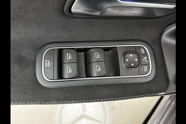 Mercedes-Benz A-Klasse 250 e Business Solution AMG | AMG Line Plus pakket | Trekhaak | 360° camera | Smartphone-integratie | Panoramaschuifdak | MULTIBEAM LED | Head-up display | 19 inch AMG velgen | Augmented Reality navigatie |