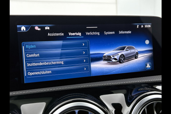 Mercedes-Benz A-Klasse 250 e Business Solution AMG | AMG Line Plus pakket | Trekhaak | 360° camera | Smartphone-integratie | Panoramaschuifdak | MULTIBEAM LED | Head-up display | 19 inch AMG velgen | Augmented Reality navigatie |