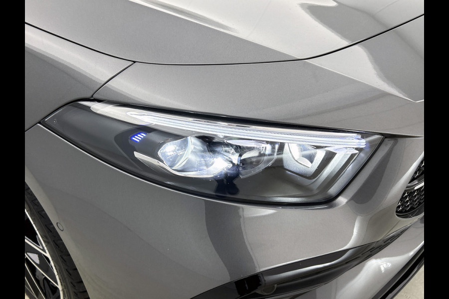 Mercedes-Benz A-Klasse 250 e Business Solution AMG | AMG Line Plus pakket | Trekhaak | 360° camera | Smartphone-integratie | Panoramaschuifdak | MULTIBEAM LED | Head-up display | 19 inch AMG velgen | Augmented Reality navigatie |