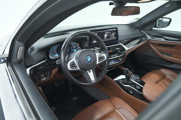 BMW 5 Serie 545e xDrive Business Edition Plus | M Sportpakket | Driving Assistant Professional | Harman Kardon Surround Sound System