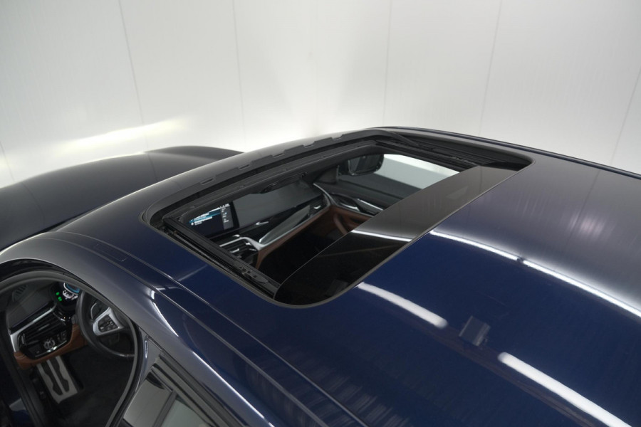 BMW 5 Serie 545e xDrive Business Edition Plus | M Sportpakket | Driving Assistant Professional | Harman Kardon Surround Sound System