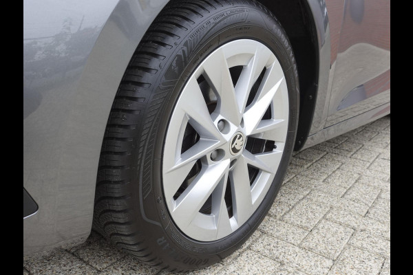 Škoda Octavia Combi 1.0 TSI 110pk Business Edition Plus | Navigatie | Apple Carplay/Android Auto | Camera | Parkeersensoren | Elektrische achterklep | Blind Spot Assist | Adaptive Cruise Control | Virtual Cockpit | Stoelverwarming | Ledverlichting | Sfeerverlichting | Climate Control