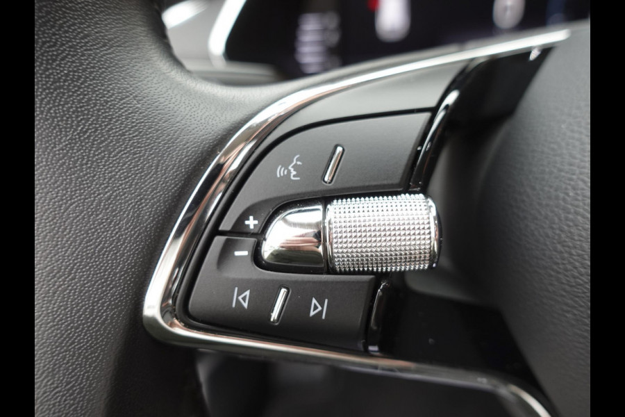 Škoda Octavia Combi 1.0 TSI 110pk Business Edition Plus | Navigatie | Apple Carplay/Android Auto | Camera | Parkeersensoren | Elektrische achterklep | Blind Spot Assist | Adaptive Cruise Control | Virtual Cockpit | Stoelverwarming | Ledverlichting | Sfeerverlichting | Climate Control