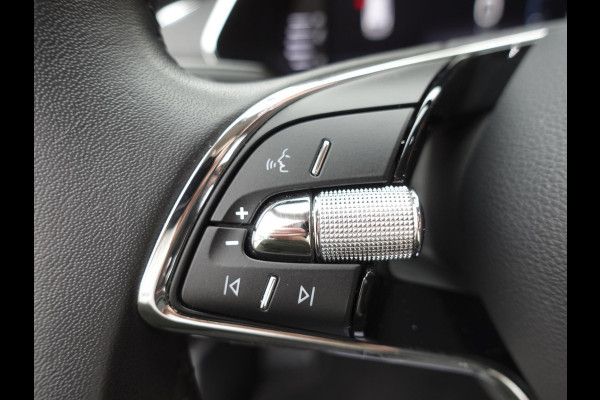 Škoda Octavia Combi 1.0 TSI 110pk Business Edition Plus | Navigatie | Apple Carplay/Android Auto | Camera | Parkeersensoren | Elektrische achterklep | Blind Spot Assist | Adaptive Cruise Control | Virtual Cockpit | Stoelverwarming | Ledverlichting | Sfeerverlichting | Climate Control