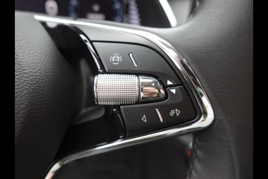 Škoda Octavia Combi 1.0 TSI 110pk Business Edition Plus | Navigatie | Apple Carplay/Android Auto | Camera | Parkeersensoren | Elektrische achterklep | Blind Spot Assist | Adaptive Cruise Control | Virtual Cockpit | Stoelverwarming | Ledverlichting | Sfeerverlichting | Climate Control