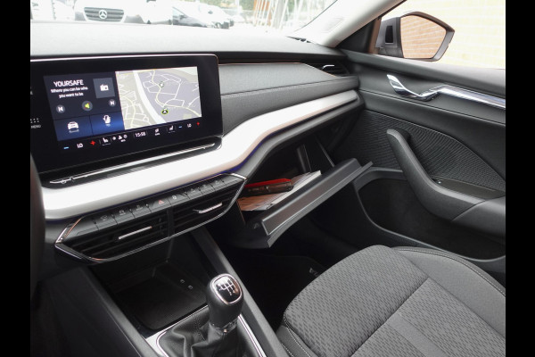 Škoda Octavia Combi 1.0 TSI 110pk Business Edition Plus | Navigatie | Apple Carplay/Android Auto | Camera | Parkeersensoren | Elektrische achterklep | Blind Spot Assist | Adaptive Cruise Control | Virtual Cockpit | Stoelverwarming | Ledverlichting | Sfeerverlichting | Climate Control