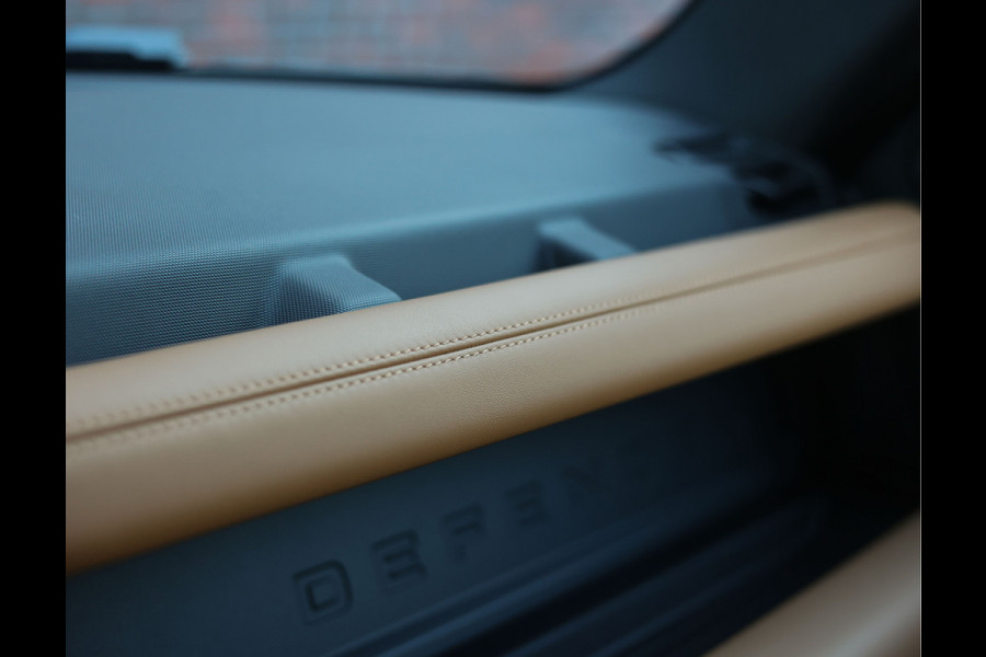 Land Rover Defender 110 P400e 110 X | Pano - HUD - Meridian