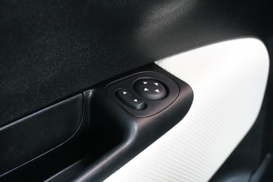 Fiat 500 0.9 TwinAir Turbo Sport + CRUISE CONTROL / NAVI / SENSOREN