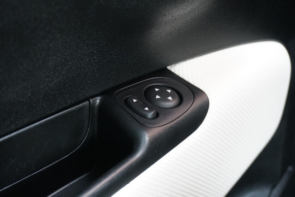 Fiat 500 0.9 TwinAir Turbo Sport + CRUISE CONTROL / NAVI / SENSOREN