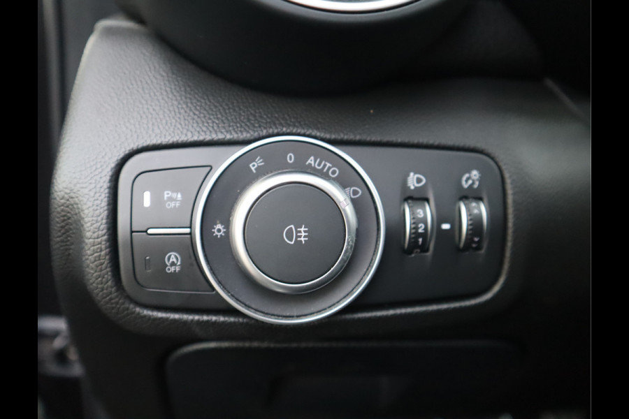 Alfa Romeo Giulia 2.0T Super Adaptive CC / Navi/ Camera /Pdc / Carplay /Stoel/Stuurverw / Automaat