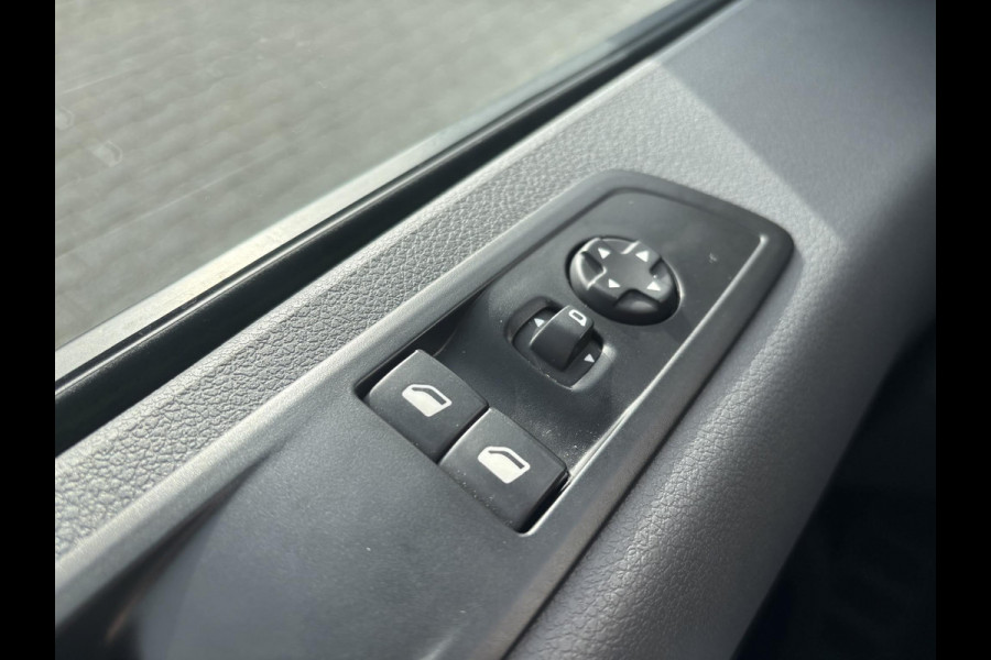 Peugeot Expert 2.0 BlueHDI*A/C*CRUISE*NAVI*HAAK*CARPLAY*