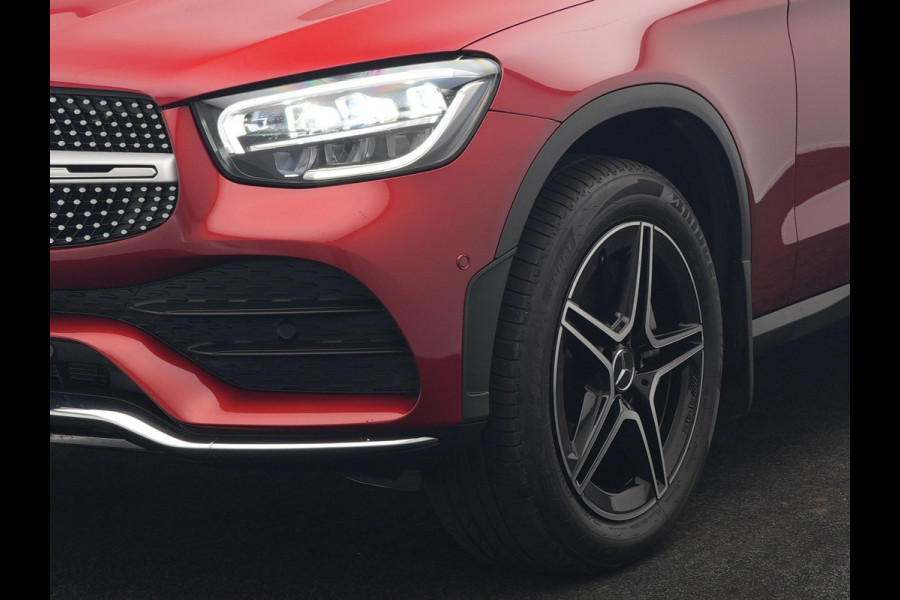 Mercedes-Benz GLC 300e 4MATIC Business Solution AMG Plug In Hybrid 320pk Dealer O.H. PHEV | Camera | Alcantara Sportstoelen Verwarmd | Apple Carplay | Keyless | Navigatie | DAB | Cruise Control |