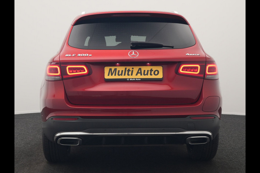 Mercedes-Benz GLC 300e 4MATIC Business Solution AMG Plug In Hybrid 320pk Dealer O.H. PHEV | Camera | Alcantara Sportstoelen Verwarmd | Apple Carplay | Keyless | Navigatie | DAB | Cruise Control |