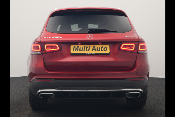Mercedes-Benz GLC 300e 4MATIC Business Solution AMG Plug In Hybrid 320pk Dealer O.H. PHEV | Camera | Alcantara Sportstoelen Verwarmd | Apple Carplay | Keyless | Navigatie | DAB | Cruise Control |