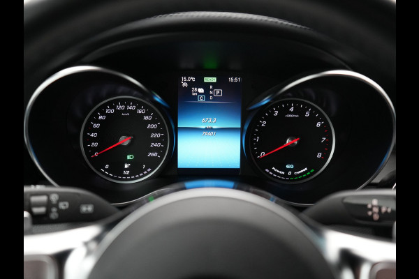 Mercedes-Benz GLC 300e 4MATIC Business Solution AMG Plug In Hybrid 320pk Dealer O.H. PHEV | Camera | Alcantara Sportstoelen Verwarmd | Apple Carplay | Keyless | Navigatie | DAB | Cruise Control |