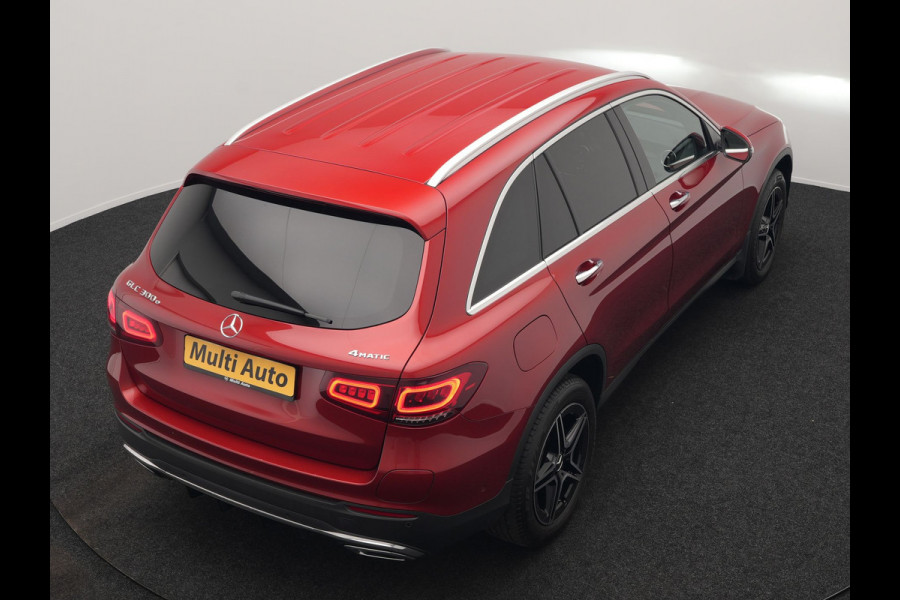 Mercedes-Benz GLC 300e 4MATIC Business Solution AMG Plug In Hybrid 320pk Dealer O.H. PHEV | Camera | Alcantara Sportstoelen Verwarmd | Apple Carplay | Keyless | Navigatie | DAB | Cruise Control |
