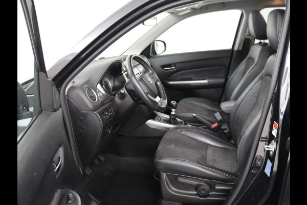 Suzuki Vitara 1.4 Boosterjet Style Smart Hybrid | Panoramadak | Leder/Alcantara | Stoelverwarming | Trekhaak | Camera | Carplay | Navigatie | Keyless | Full LED | Adaptive cruise | Climate control
