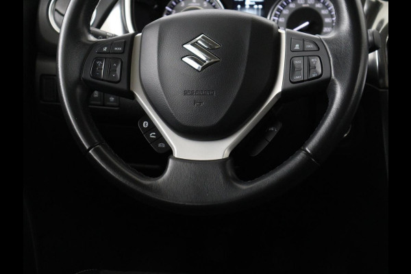 Suzuki Vitara 1.4 Boosterjet Style Smart Hybrid | Panoramadak | Leder/Alcantara | Stoelverwarming | Trekhaak | Camera | Carplay | Navigatie | Keyless | Full LED | Adaptive cruise | Climate control