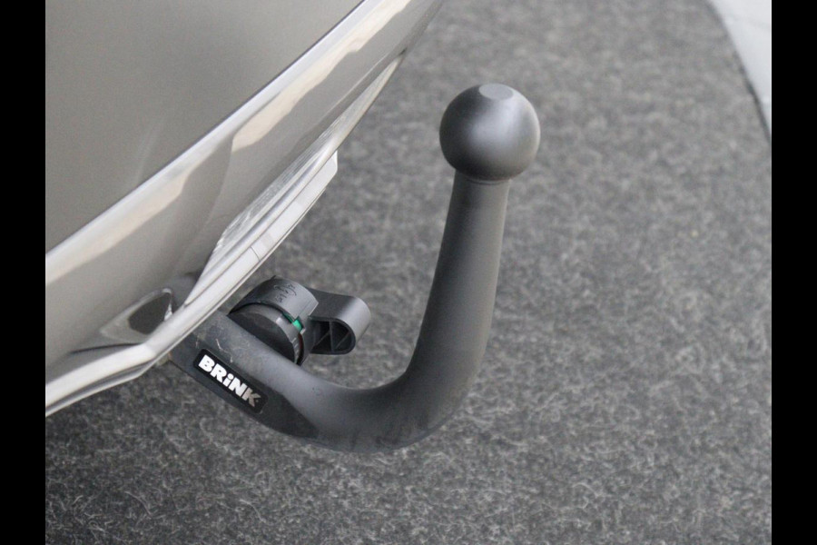 Suzuki Vitara 1.4 Boosterjet Style Smart Hybrid | Panoramadak | Leder/Alcantara | Stoelverwarming | Trekhaak | Camera | Carplay | Navigatie | Keyless | Full LED | Adaptive cruise | Climate control