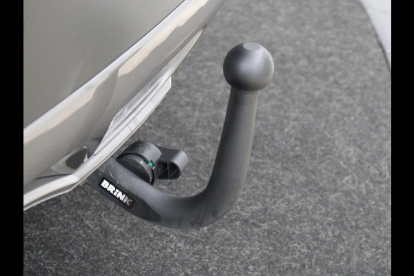 Suzuki Vitara 1.4 Boosterjet Style Smart Hybrid | Panoramadak | Leder/Alcantara | Stoelverwarming | Trekhaak | Camera | Carplay | Navigatie | Keyless | Full LED | Adaptive cruise | Climate control