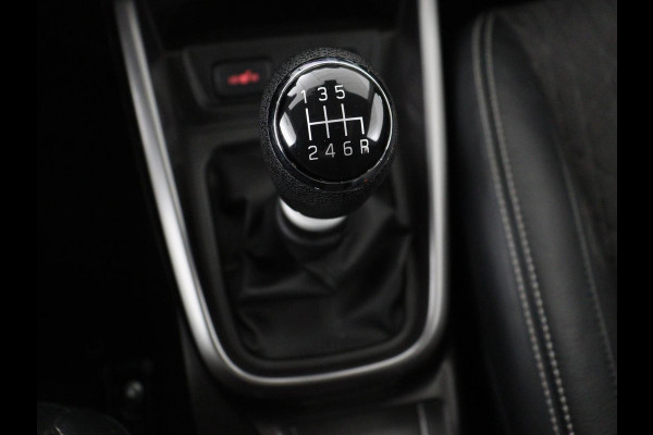 Suzuki Vitara 1.4 Boosterjet Style Smart Hybrid | Panoramadak | Leder/Alcantara | Stoelverwarming | Trekhaak | Camera | Carplay | Navigatie | Keyless | Full LED | Adaptive cruise | Climate control