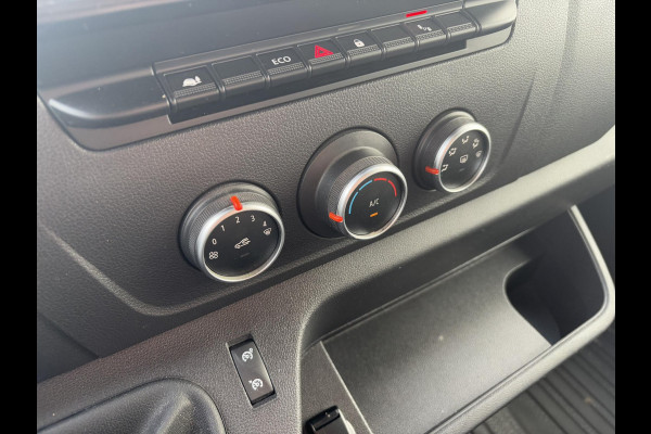 Renault Master T35 2.3 dCi 135 L2H2*A/C*CRUISE*NAVI*HAAK*CAM*