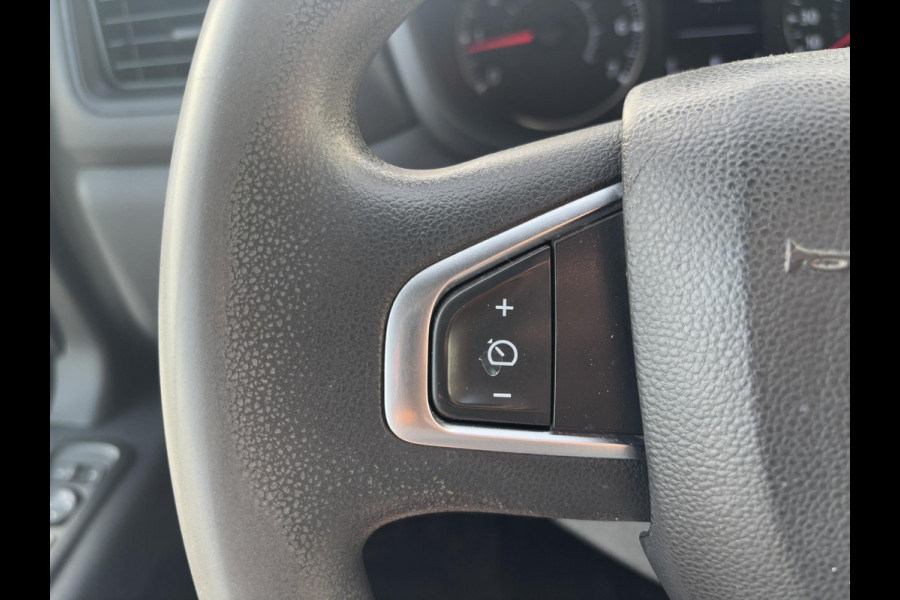 Renault Master T35 2.3 dCi 135 L2H2*A/C*CRUISE*NAVI*HAAK*CAM*