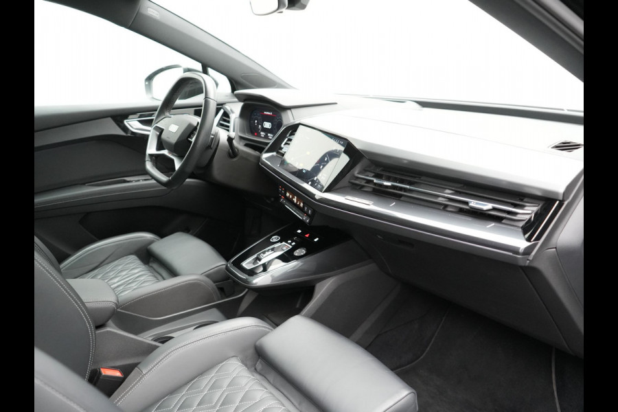 Audi Q4 Sportback e-tron 50 Quattro S Line 77 kWh 300pk Dealer O.H. | Trekhaak Af Fabriek | Panodak | Adaptive Cruise | Head Up | Camera | Matrix LED | Lederen Sportstoelen Verwarmd | Sfeerverlichting | Apple Carplay | Keyless | Blis | 20"L.M | Navigatie |
