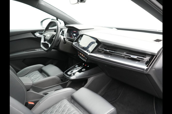 Audi Q4 Sportback e-tron 50 Quattro S Line 77 kWh 300pk Dealer O.H. | Trekhaak Af Fabriek | Panodak | Adaptive Cruise | Head Up | Camera | Matrix LED | Lederen Sportstoelen Verwarmd | Sfeerverlichting | Apple Carplay | Keyless | Blis | 20"L.M | Navigatie |