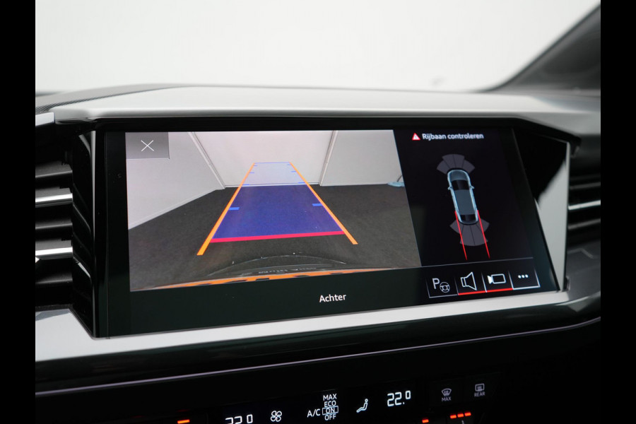 Audi Q4 Sportback e-tron 50 Quattro S Line 77 kWh 300pk Dealer O.H. | Trekhaak Af Fabriek | Panodak | Adaptive Cruise | Head Up | Camera | Matrix LED | Lederen Sportstoelen Verwarmd | Sfeerverlichting | Apple Carplay | Keyless | Blis | 20"L.M | Navigatie |