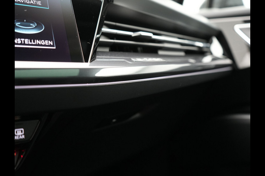 Audi Q4 Sportback e-tron 50 Quattro S Line 77 kWh 300pk Dealer O.H. | Trekhaak Af Fabriek | Panodak | Adaptive Cruise | Head Up | Camera | Matrix LED | Lederen Sportstoelen Verwarmd | Sfeerverlichting | Apple Carplay | Keyless | Blis | 20"L.M | Navigatie |