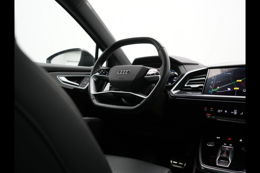 Audi Q4 e-tron 50 Quattro S Line 77 kWh 300pk Dealer O.H. | Trekhaak Af Fabriek | Panodak | Adaptive Cruise | Head Up | Camera | Matrix LED | Lederen Sportstoelen Verwarmd | Sfeerverlichting | Apple Carplay | Keyless | Blis | 20"L.M | Navigatie |
