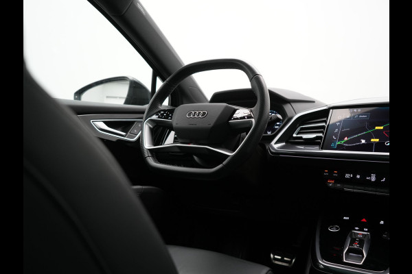 Audi Q4 e-tron 50 Quattro S Line 77 kWh 300pk Dealer O.H. | Trekhaak Af Fabriek | Panodak | Adaptive Cruise | Head Up | Camera | Matrix LED | Lederen Sportstoelen Verwarmd | Sfeerverlichting | Apple Carplay | Keyless | Blis | 20"L.M | Navigatie |