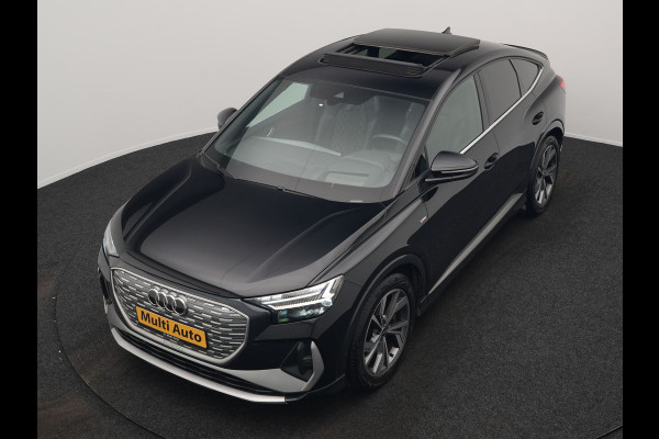 Audi Q4 e-tron 50 Quattro S Line 77 kWh 300pk Dealer O.H. | Trekhaak Af Fabriek | Panodak | Adaptive Cruise | Head Up | Camera | Matrix LED | Lederen Sportstoelen Verwarmd | Sfeerverlichting | Apple Carplay | Keyless | Blis | 20"L.M | Navigatie |