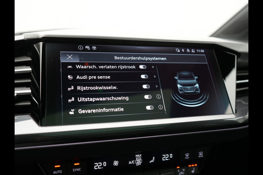 Audi Q4 e-tron 50 Quattro S Line 77 kWh 300pk Dealer O.H. | Trekhaak Af Fabriek | Panodak | Adaptive Cruise | Head Up | Camera | Matrix LED | Lederen Sportstoelen Verwarmd | Sfeerverlichting | Apple Carplay | Keyless | Blis | 20"L.M | Navigatie |