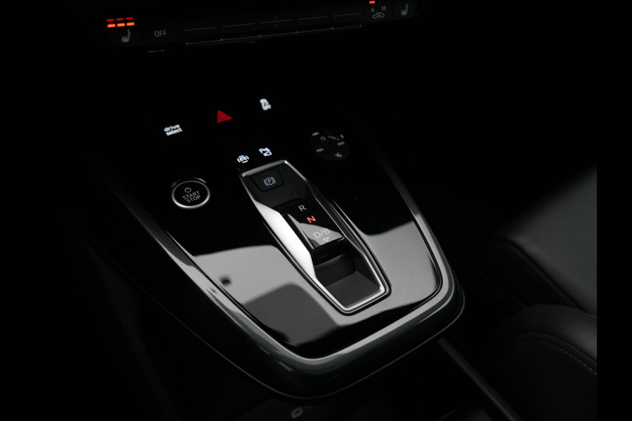 Audi Q4 e-tron 50 Quattro S Line 77 kWh 300pk Dealer O.H. | Trekhaak Af Fabriek | Panodak | Adaptive Cruise | Head Up | Camera | Matrix LED | Lederen Sportstoelen Verwarmd | Sfeerverlichting | Apple Carplay | Keyless | Blis | 20"L.M | Navigatie |