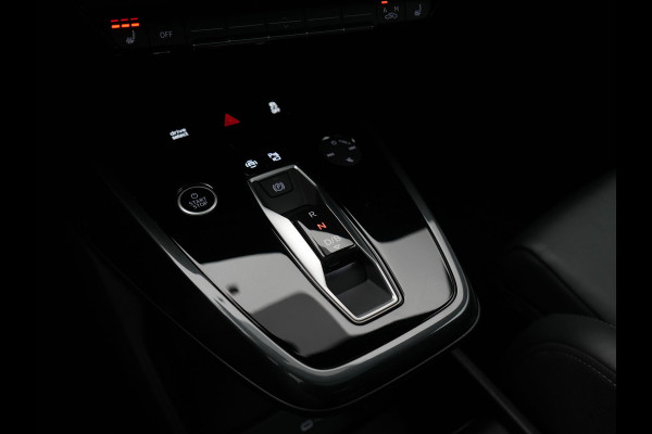 Audi Q4 e-tron 50 Quattro S Line 77 kWh 300pk Dealer O.H. | Trekhaak Af Fabriek | Panodak | Adaptive Cruise | Head Up | Camera | Matrix LED | Lederen Sportstoelen Verwarmd | Sfeerverlichting | Apple Carplay | Keyless | Blis | 20"L.M | Navigatie |