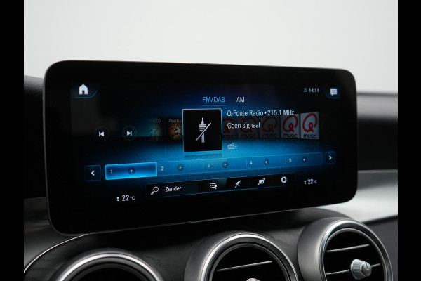 Mercedes-Benz GLC 300e 4MATIC Business Solution Luxury Plug In Hybrid 320pk Dealer O.H. PHEV | Trekhaak Af Fabriek | Head Up | Camera | Lederen Sportstoelen Memory & Verwarmd | Apple Carplay | Navigatie | DAB | Cruise Control |