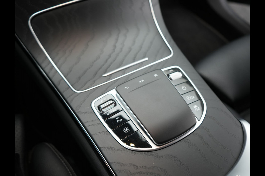 Mercedes-Benz GLC 300e 4MATIC Business Solution Luxury Plug In Hybrid 320pk Dealer O.H. PHEV | Trekhaak Af Fabriek | Head Up | Camera | Lederen Sportstoelen Memory & Verwarmd | Apple Carplay | Navigatie | DAB | Cruise Control |