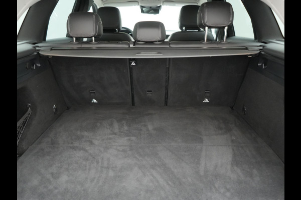 Mercedes-Benz GLC 300e 4MATIC Business Solution Luxury Plug In Hybrid 320pk Dealer O.H. PHEV | Trekhaak Af Fabriek | Head Up | Camera | Lederen Sportstoelen Memory & Verwarmd | Apple Carplay | Navigatie | DAB | Cruise Control |