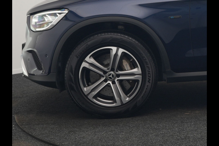 Mercedes-Benz GLC 300e 4MATIC Business Solution Luxury Plug In Hybrid 320pk Dealer O.H. PHEV | Trekhaak Af Fabriek | Head Up | Camera | Lederen Sportstoelen Memory & Verwarmd | Apple Carplay | Navigatie | DAB | Cruise Control |