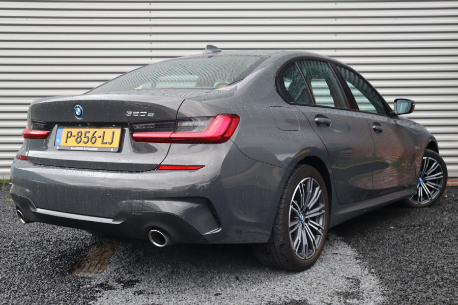 BMW 3-serie 320e M-Sport M Schaalstoelen / Dravit Grau / HiFi / Camera /