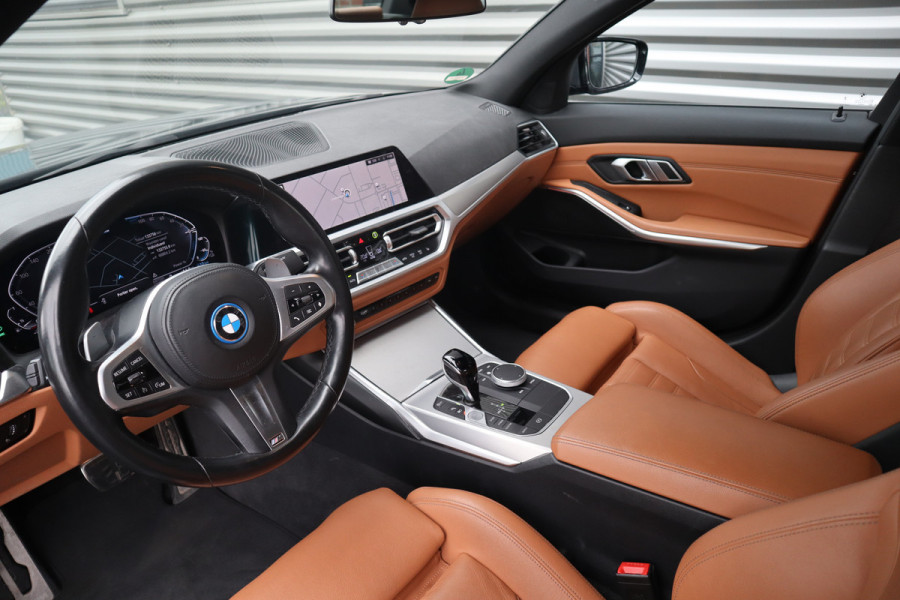 BMW 3-serie 320e M-Sport M Schaalstoelen / Dravit Grau / HiFi / Camera /
