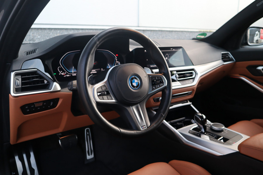 BMW 3-serie 320e M-Sport M Schaalstoelen / Dravit Grau / HiFi / Camera /