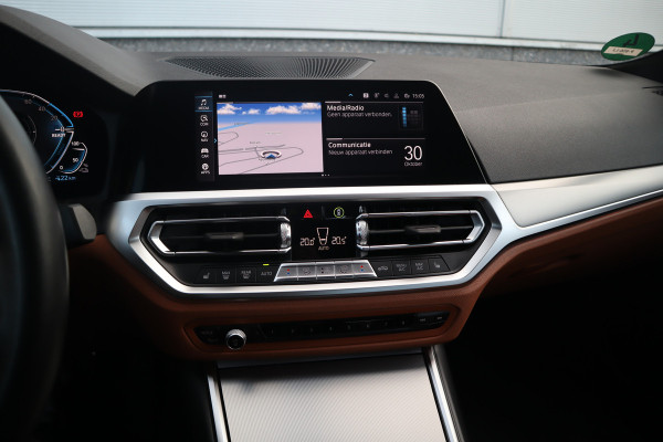 BMW 3-serie 320e M-Sport M Schaalstoelen / Dravit Grau / HiFi / Camera /