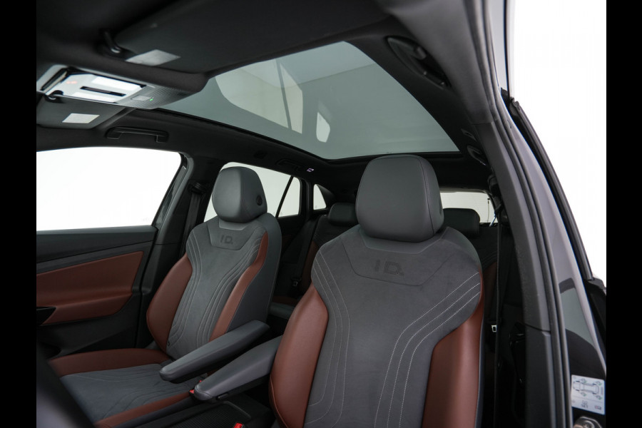 Volkswagen ID.4 First Max 77 kWh [ 3-Fase ] {SOH-81%} (INCL.BTW) Aut. *PANO | HEAD-UP | LEATHER-FABRIC | FULL-LED | MEMORY-PACK | TOP-VIEW | BLIND-SPOT | HEATED-SPORTSEATS | DIGI-COCKPIT | DAB+ | 19''ALU*