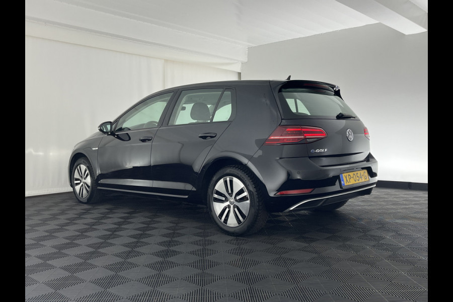 Volkswagen e-Golf {SOH-88%} (INCL-BTW) *HEATPUMP | ADAPTIVE-CRUISE | FULL-LED | DIGI-COCKPIT | NAVI-FULLMAP | CAMERA | KEYLESS | ECC | CCS-FASTLOADER | PDC | 16''ALU*