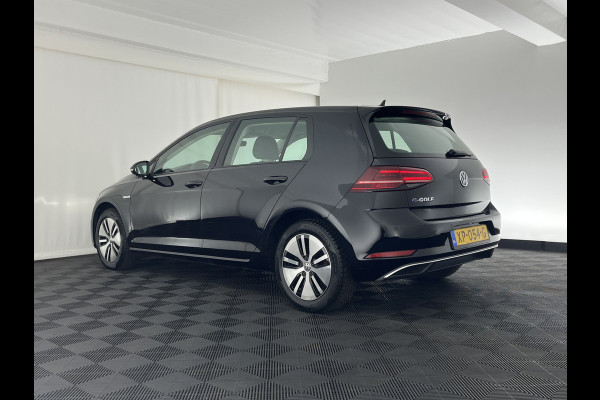 Volkswagen e-Golf {SOH-88%} (INCL-BTW) *HEATPUMP | ADAPTIVE-CRUISE | FULL-LED | DIGI-COCKPIT | NAVI-FULLMAP | CAMERA | KEYLESS | ECC | CCS-FASTLOADER | PDC | 16''ALU*